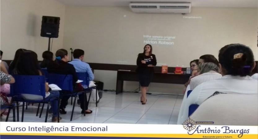 Nossa Equipe Participa de mais um curso, desta vez sobre Inteligência Emocional. O evento aconteceu nos dias 19 e 20 de Janeiro, no auditório do Moda Center Santa Cruz. Juntos a equipe de Colaboradores se envolveram em horas de reflexão e reavaliações tanto pessoal como profissional, foi um momento