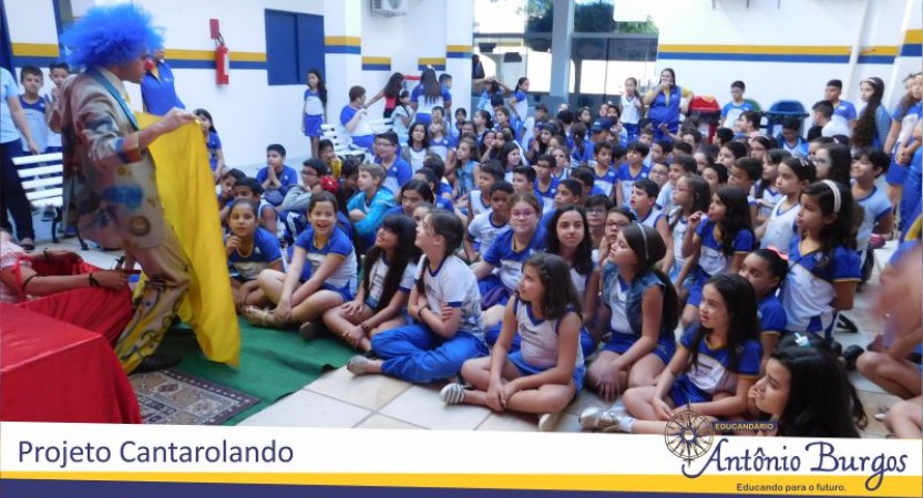 SEMANA DE VOLTA ÀS AULAS CONCLUI COM FESTA E ALEGRIA NO EDUCANDÁRIO ANTÔNIO BURGOS Nesta sexta, 04 de agosto, os alunos e professores da Educação Infantil e Ensino Fundamental Anos Iniciais fizeram a festa no pátio da