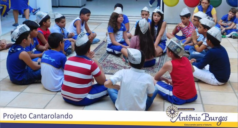 EDUCANDÁRIO ANTÔNIO BURGOS VIVENCIA CULMINÂNCIA DO PROJETO CANTAROLANDO O dia hoje foi bem musical nesta sexta-feira dia 25, alunos e professores do Ensino Fundamental anos iniciais se envolveram em uma programação