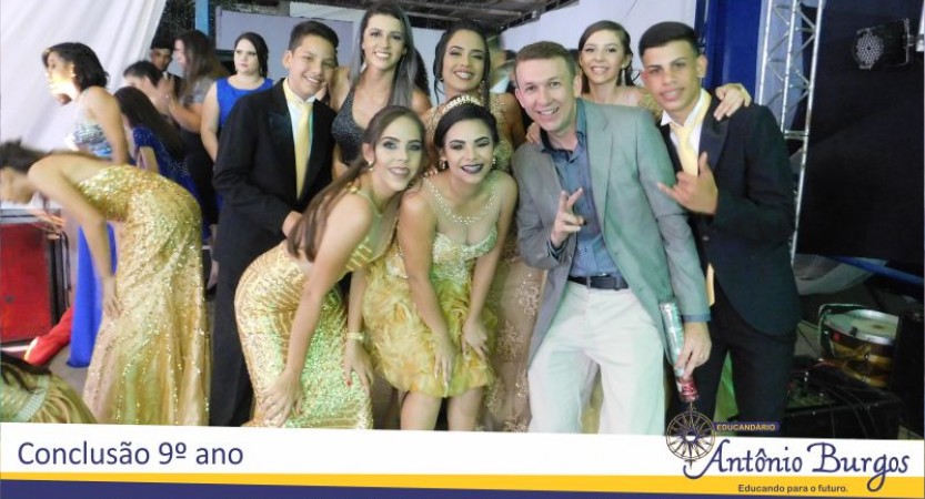 EDUCANDÁRIO ANTÔNIO BURGOS VIVENCIOU EMOCIONANTE CERIMÔNIA DE CONCLUSÃO A noite festiva aconteceu na última quinta-feira dia 07 de dezembro, no Clube Ypiranga. O evento temático que celebrou a conclusão das