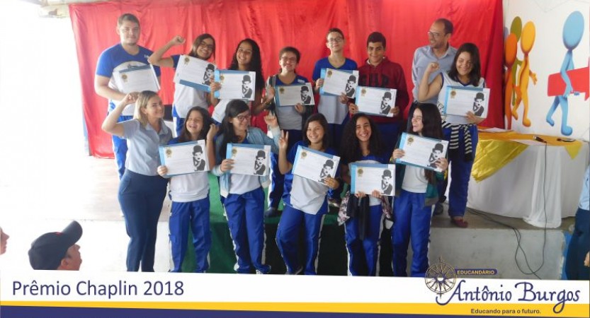 EDUCANDÁRIO ANTÔNIO BURGOS CELEBRA OS MELHORES RESULTADOS DO 1º BIMESTRE O Prêmio Chaplin, iniciativa de premiação para os alunos com os melhores desempenhos do bimestre, aconteceu nesta quinta-feira, 03 de