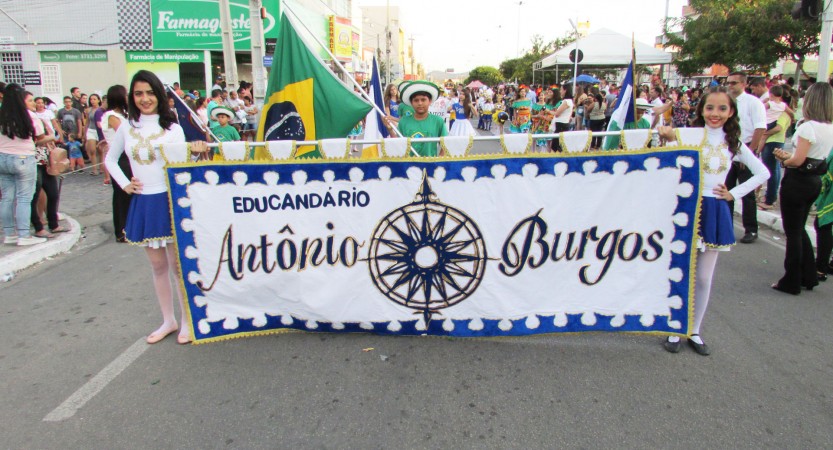 EDUCANDÁRIO ANTÔNIO BURGOS VIVENCIOU DESFILE CÍVICO Na edição 2018 das comemorações cívicas em alusão ao 7 de setembro ( Independência do Brasil ). Professores e alunos do Educandário Antônio Burgos