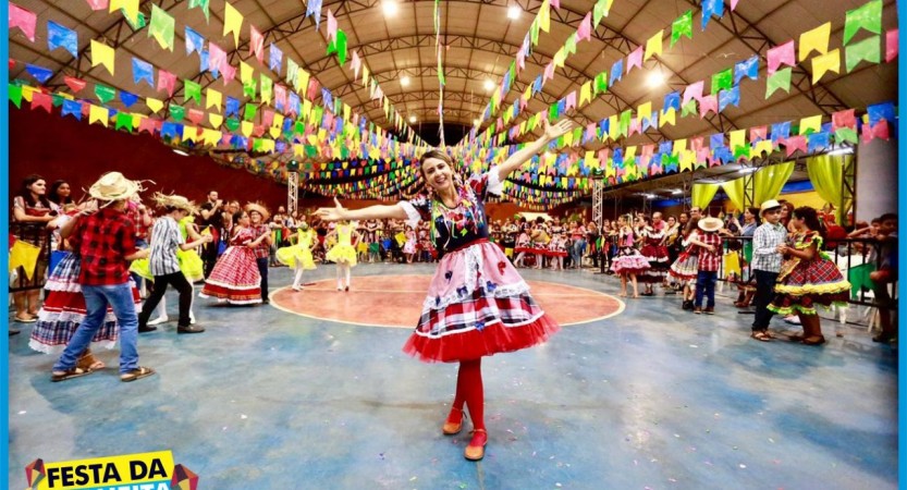 ESCOLA ANTÔNIO BURGOS VIVÊNCIA ANIMADÍSSIMA FESTA DA COLHEITA Tradicional festejo junino da Escola Antônio Burgos aconteceu no último sábado 15 de junho no CECAP. O evento que reuniu toda a comunidades escolar, relembrou aspectos da cultura nordestina